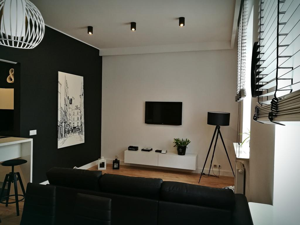 Black&White Apartment- Wierzbowa 5 Poznan Bagian luar foto